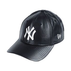 New Era NY Yankees Synthetic Leather 9FORTY cap.